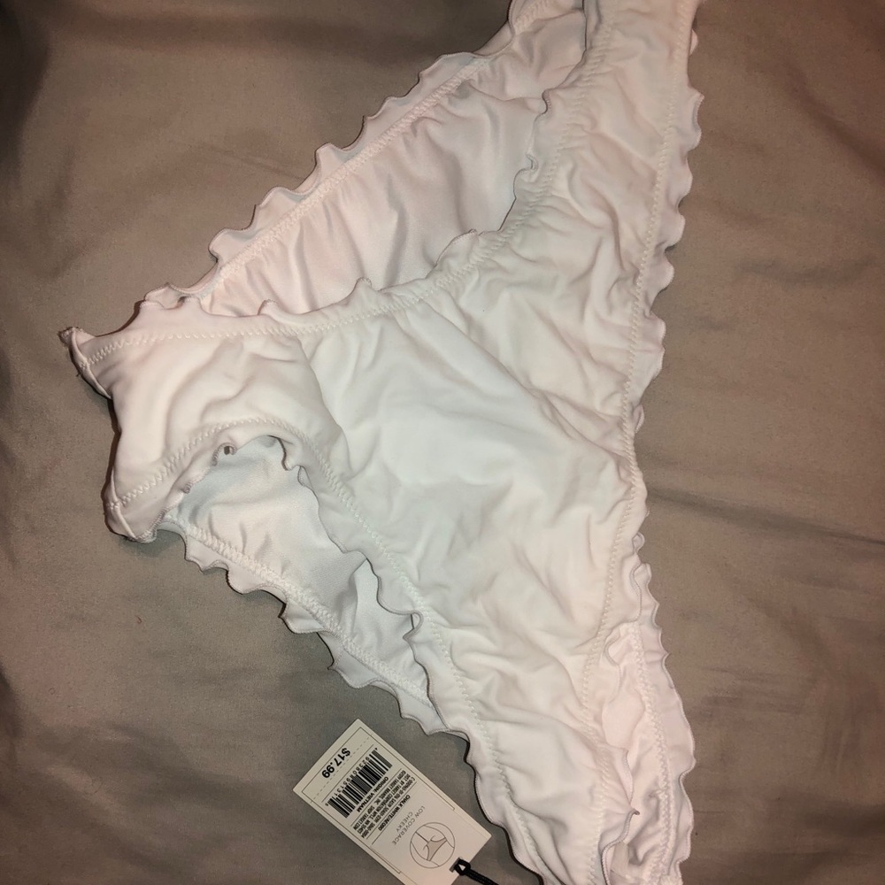 Ruffle bikini bottom NWT